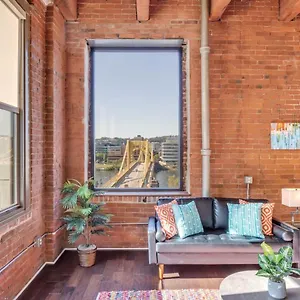 Frontdesk Aria Cultural District Lofts Downtown Pittsburgh Pittsburgh