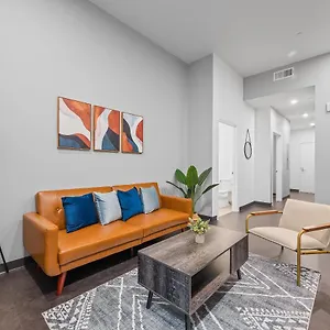 In Pittsburgh's Cultural District By Frontdesk Pittsburgh