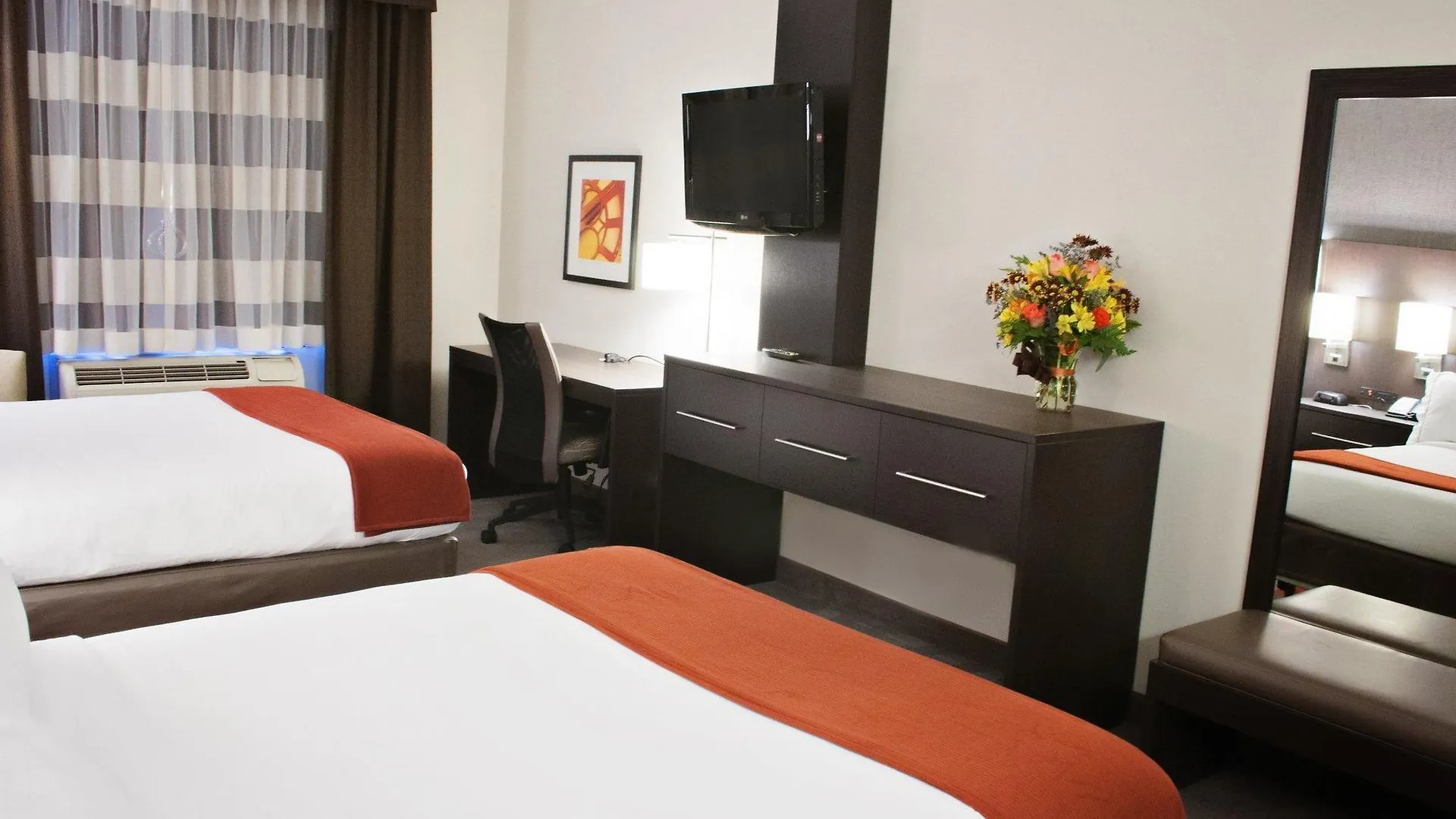 Holiday Inn Express Hotel & Suites Pittsburgh-South Side By Ihg 4*, Питтсбург